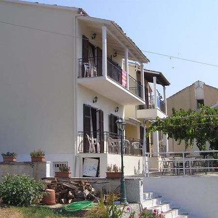 Dimitrakis Apartments Kassiopi Buitenkant foto